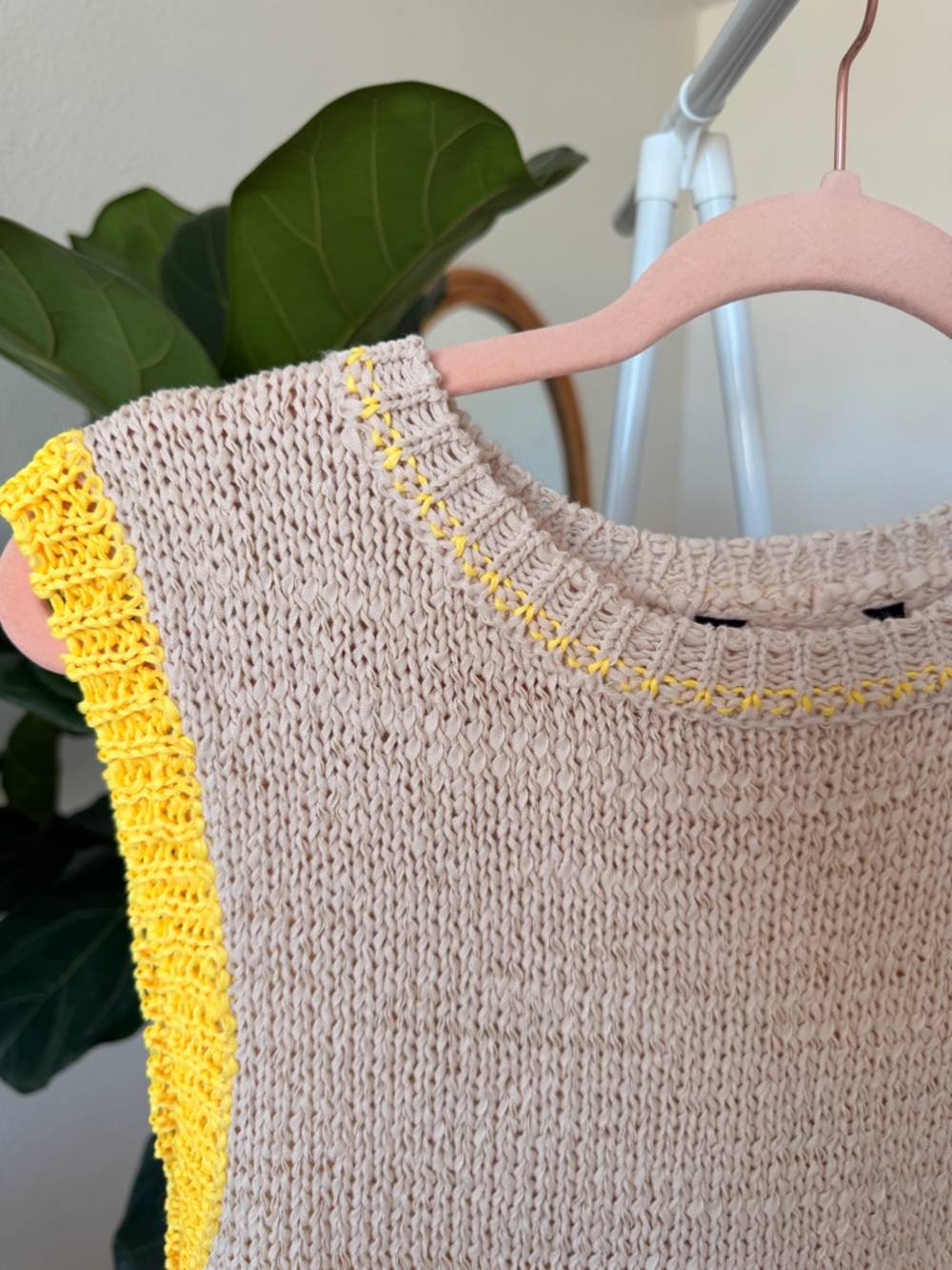 Zara Yellow and Cream Knit VEST - Picture 6 of 13